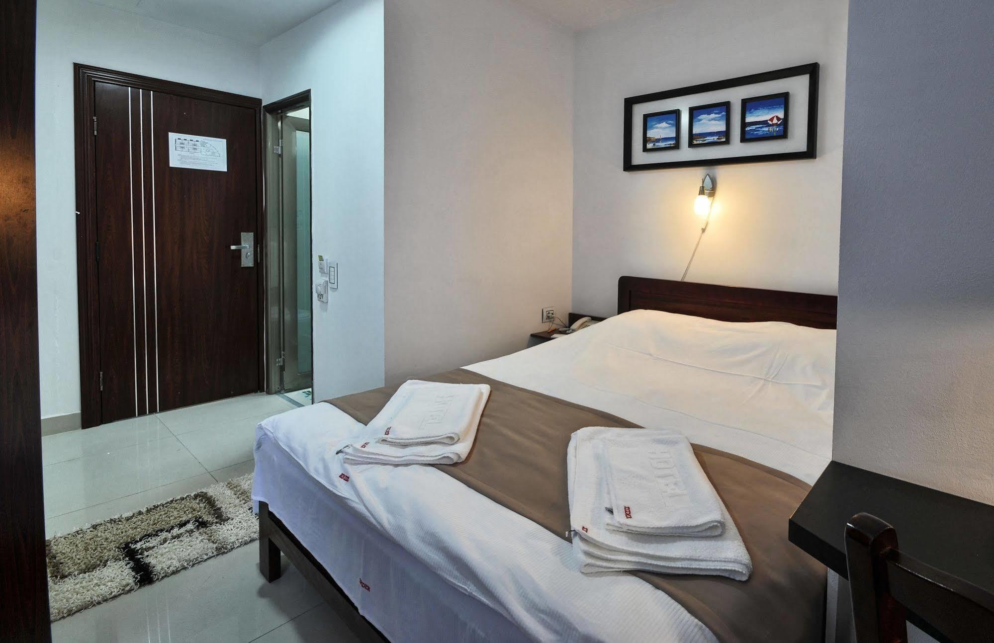 Hotel Zeder Garni Belgrade Luaran gambar